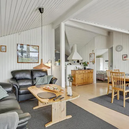 Vesterbakken Ii Holiday home *